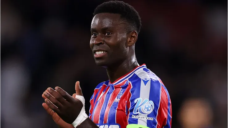 Real Madrid pode ver o zagueiro Marc Guéhi, do Crystal Palace, assinar com o Tottenham (Photo by Ryan Pierse/Getty Images)