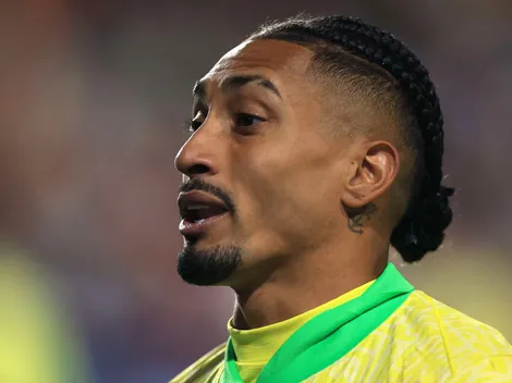 Jornal divulga que Raphinha teria ficado irritado na altitude
