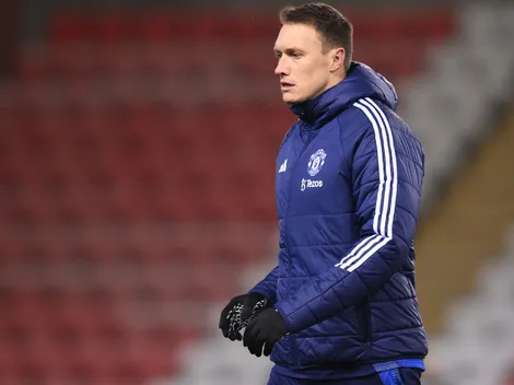 Phil Jones, do Manchester United, indica possível surpresa contra Manchester City