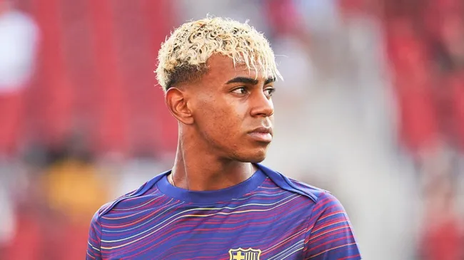 Lamine Yamal em ação pelo Barcelona. Rafa Babot/Getty Images.