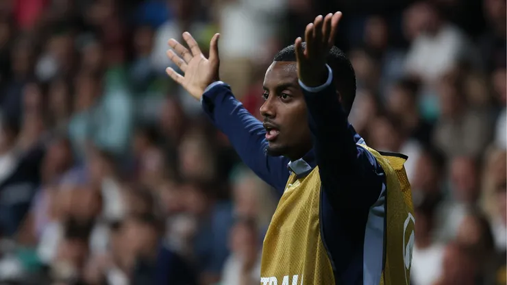 Isak durante jogo da Suécia nas Eliminatórias (Foto: Timothy Rogers/Getty Images)