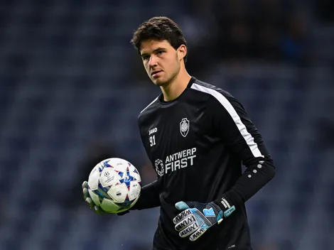Torcida do Manchester United pede goleiro contratado como titular contra o City