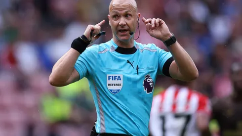 Anthony Taylor, árbitro de Manchester City x Manchester United - Photo by Alex Livesey/Getty Images