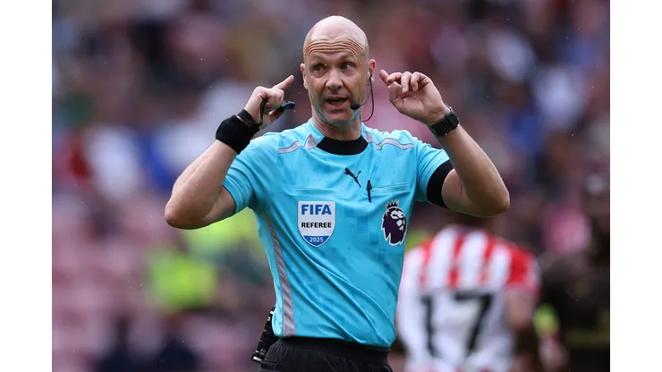 Anthony Taylor, árbitro de Manchester City x Manchester United - Photo by Alex Livesey/Getty Images