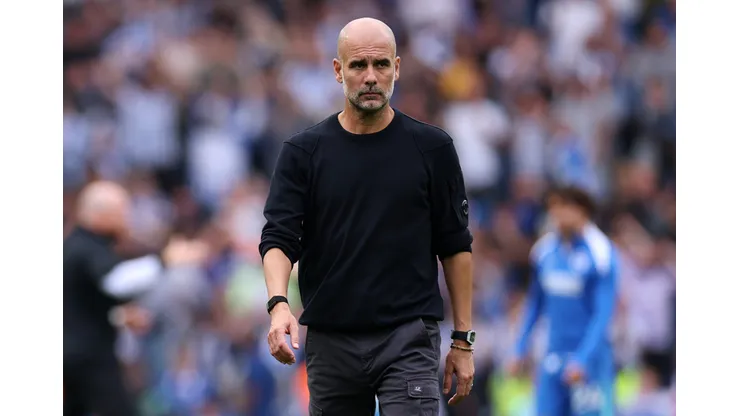 Pep Guardiola, técnico do Manchester City, reage após a derrota da equipe durante a partida da Premier League entre Brighton & Hove Albion e Manchester City no Amex Stadium, em 31 de agosto de 2025, em Brighton, Inglaterra. Foto: Justin Setterfield/Getty Images