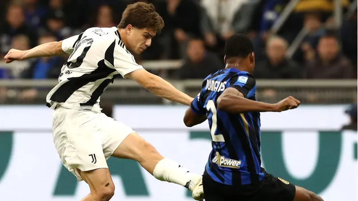 Com o apoio da crítica e das casas de apostas, a Inter de Milão entra em campo como favorita contra a Juventus. (Photo by Marco Luzzani/Getty Images)