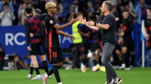 Lamine Yamal e Hansi Flick em jogo do Barcelona