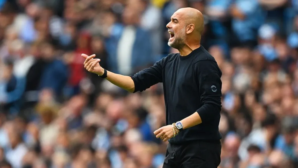 Pep Guardiola vai disputar mais um clássico (foto: Clive Mason/Getty Imagens)