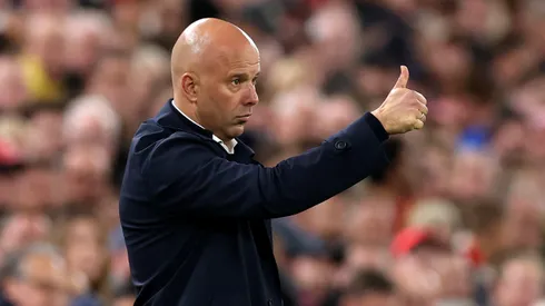 Arne Slot, técnico do Liverpool. (Photo by Carl Recine/Getty Images)