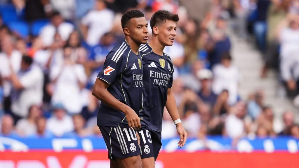 Güler, com sua leitura de jogo e visão de campo, tem sido uma peça chave na evolução do time, com boa sintonia com Mbappé. (Photo by Juan Manuel Serrano Arce/Getty Images)
