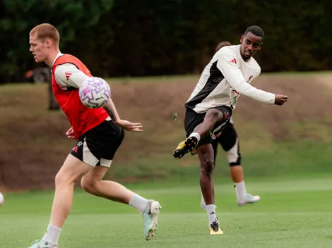 Liverpool exclui e adia estreia de Isak