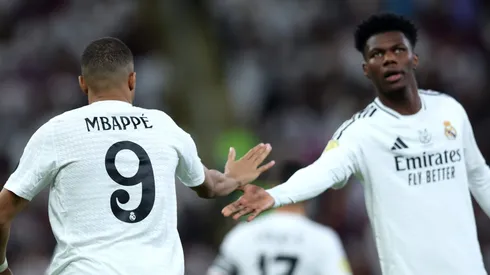 Tchouaméni, do Real Madrid, vibra com Zidane na França. (Photo by Yasser Bakhsh/Getty Images)