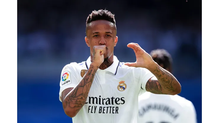 Éder Militão em ação pelo Real Madrid. (Photo by Gonzalo Arroyo Moreno/Getty Images)