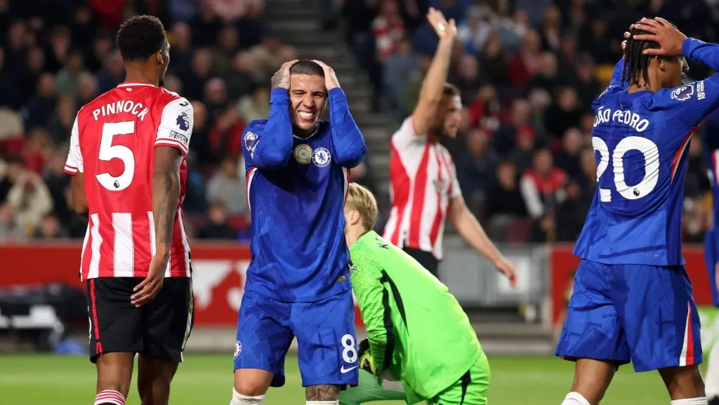 Atacante brasileiro queria descanso após jogos pelas eliminatórias, mas técnico do Chelsea o escalou titular contra o Brentford; Pedro ainda participou decisivamente com assistência para o gol do empate. (Photo by Harry Murphy/Getty Images)