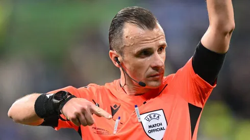 UEFA anuncia árbitros para a rodada de abertura da Champions League 2025/26. Irfan Peljto apita Real Madrid x Olympique de Marselha, Donatas Rumsas comanda Athletic Club x Arsenal, e Rade Ibrenovic será o responsável por Tottenham x Villarreal. (Photo by Stuart Franklin/Getty Images)