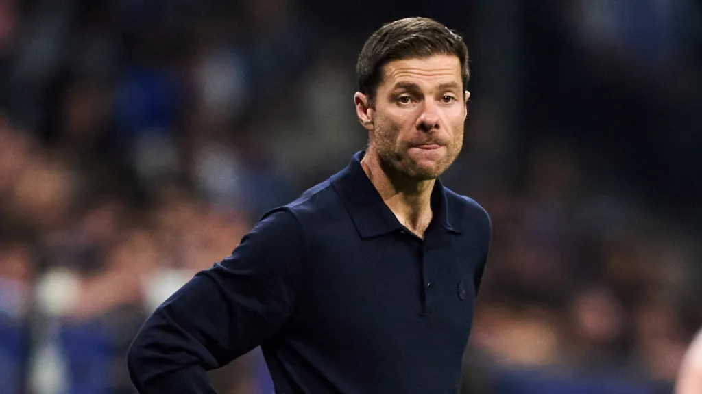 Xabi Alonso durante jogo do Real Madrid em La Liga (Foto: Juan Manuel Serrano Arce/Getty Images)