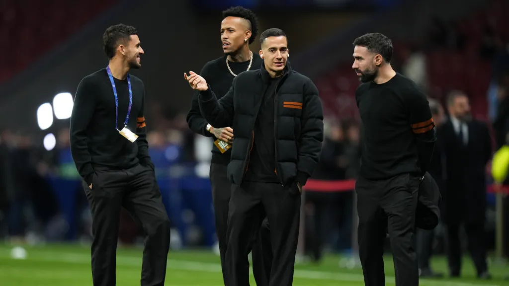 Lucas Vázquez ao lado do elenco do Real Madrid. (Foto by Angel MartinezGetty Images)