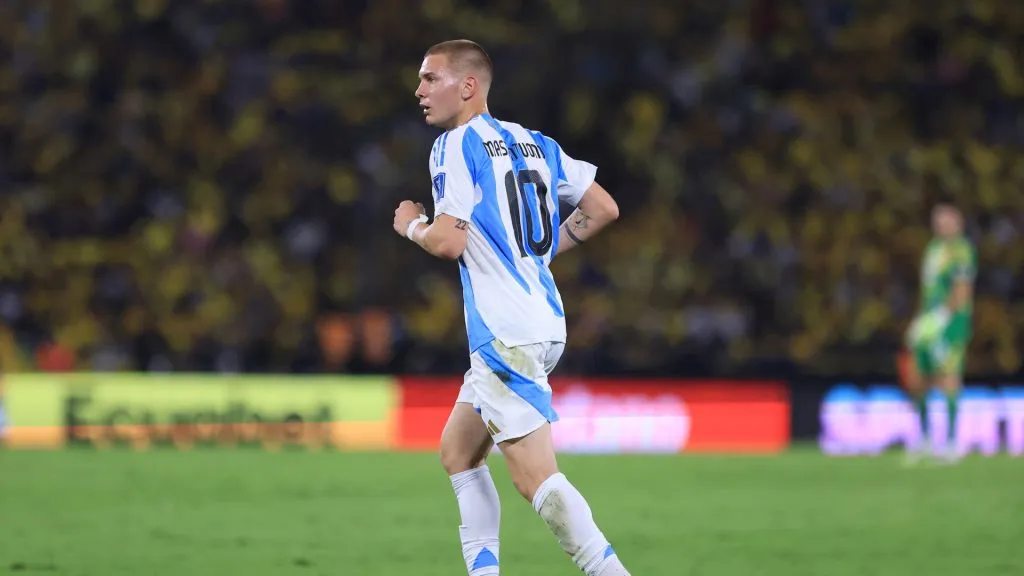 Mastantuono usou a camisa 10 da Argentina. Foto: Franklin Jacome/Getty Images