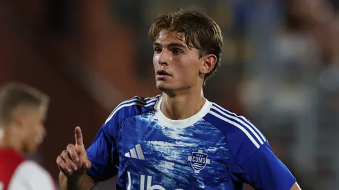Fanáticos do Real Madrid vão à loucura com golaço de Nico Paz. (Photo by Claudio Villa/Getty Images)