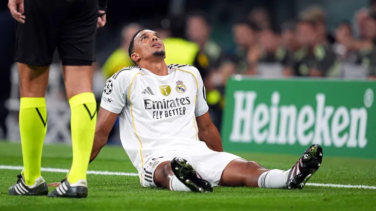 Alexander-Arnold se lesiona no Real Madrid.
