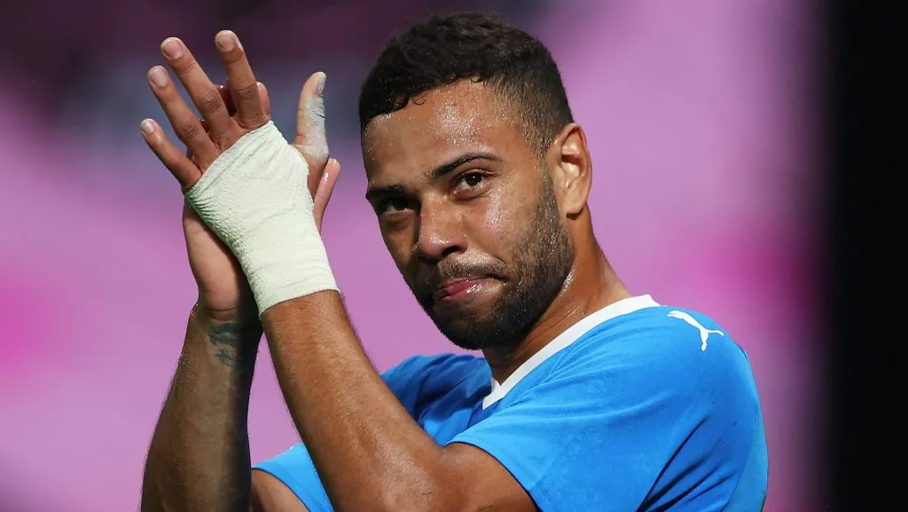 Renan Lodi em jogo do Al-Hilal. Foto: Yasser Bakhsh/Getty Images