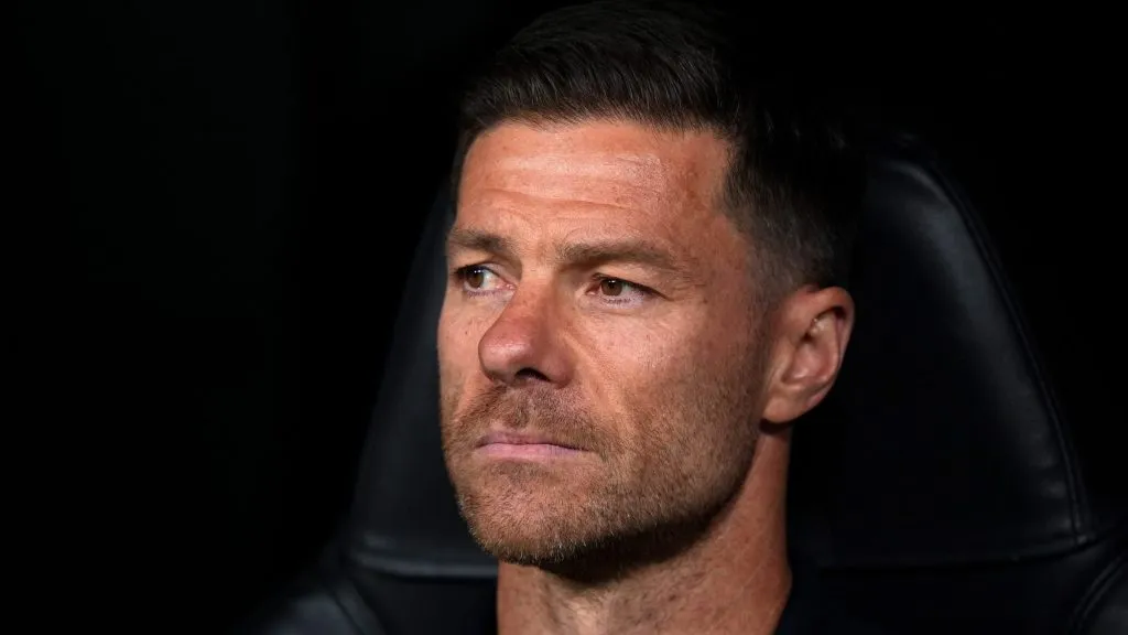 Xabi Alonso, de camiseta preta