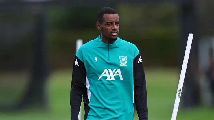 Isak durante treinamento no CT do Liverpool (Foto: Molly Darlington/Getty Images)
