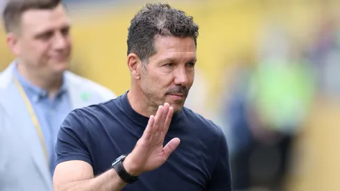 Diego Simeone acenando com a mão. Foto: Buda Mendes/Getty Images