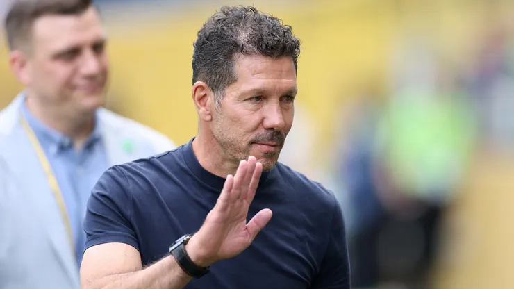 Diego Simeone acenando com a mão. Foto: Buda Mendes/Getty Images