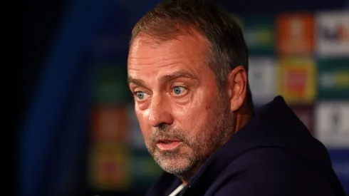 Hansi Flick, técnico do Barcelona. (Photo by George Wood/Getty Images)