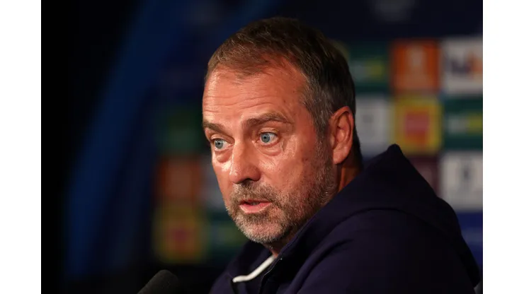 Hansi Flick, técnico do Barcelona. (Photo by George Wood/Getty Images)