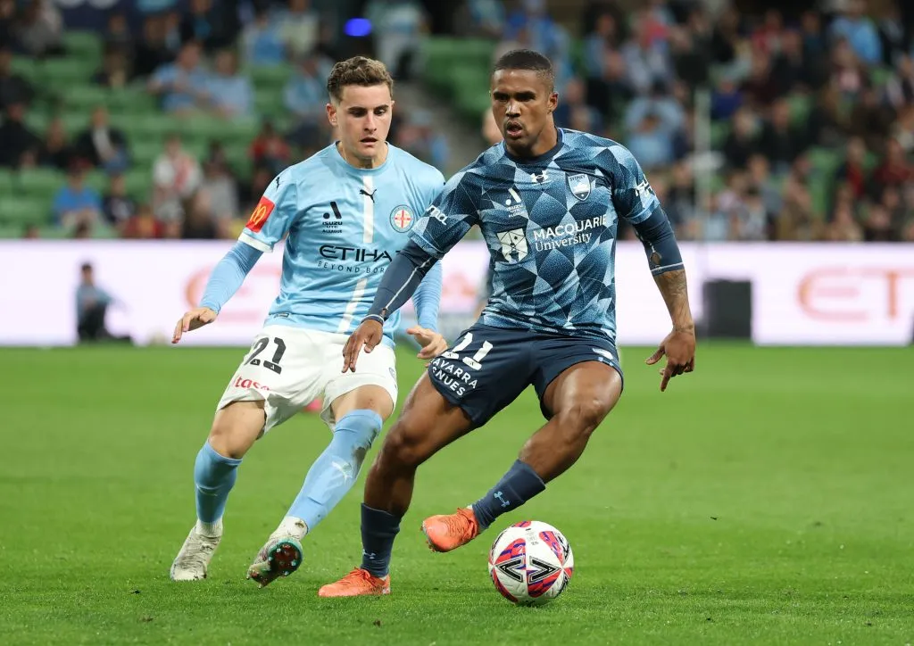Douglas Costa em ação pelo Sidney FC. (Photo by Robert Cianflone/Getty Images)