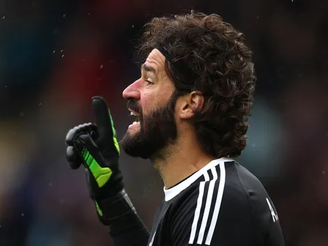 Alisson reprova postura na Champions