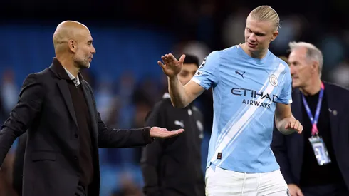 A equipe de Guardiola busca revanche após a dura derrota para os Gunners na temporada passada e vê no duelo direto uma chance de afirmação na corrida pelo título. (Photo by Dan Istitene/Getty Images)