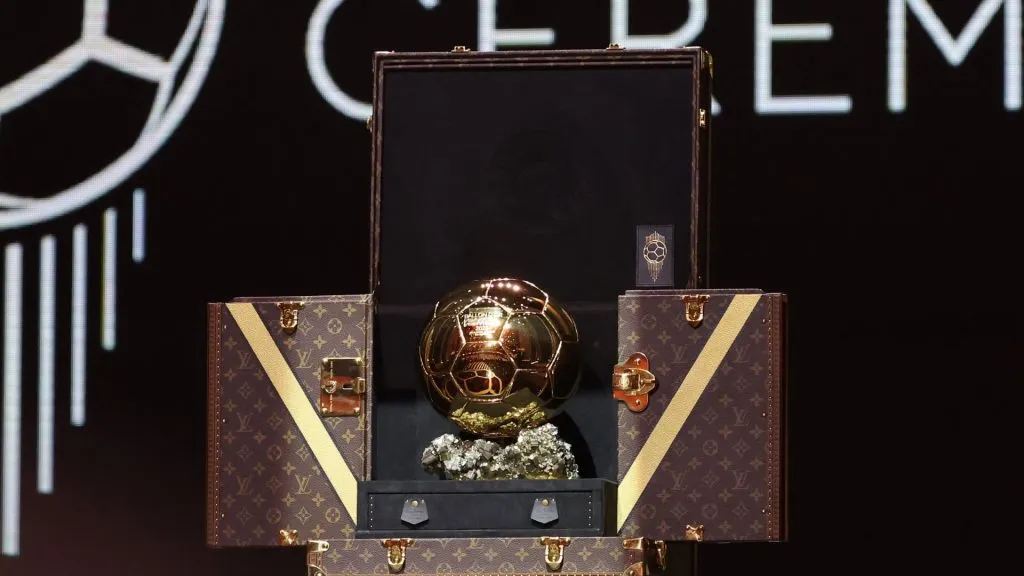 Bola de Ouro, troféu