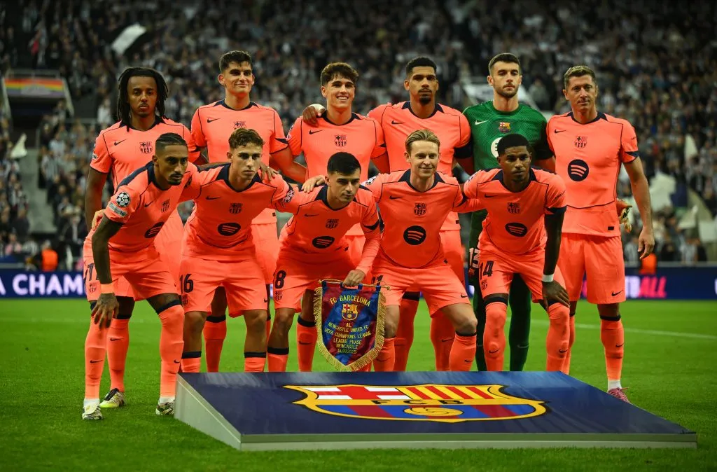Equipe do Barcelona que enfrentou o Newcastle pela Champions League. Time teve a maior posse de bola e a maior quantidade de finalizações durante a partida. Rashford e Raphinha foram destaques no ataque (Photo by Clive Mason/Getty Images)