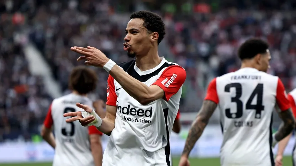 Ekitiké foi vendido pelo Eintracht Frankfurt (foto: Christof Koepsel/Getty Imagens)