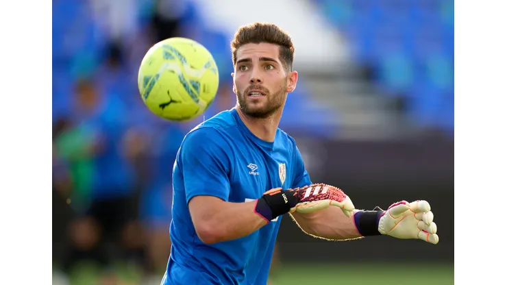 Luca Zidane do Rayo Vallecano se aquece antes da partida dos Playoffs da Liga Smartbank entre CD Leganes e Rayo Vallecano no Estadio Municipal de Butarque em 06 de junho de 2021 em Leganes, Espanha. Foto: Angel Martinez/Getty Images