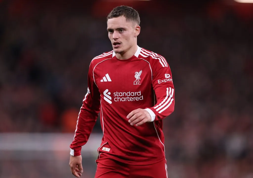 Florian Wirtz, do Liverpool. Ex-meio campista cobrou de Arne Slot, dizendo que o treinador não o coloca em sua melhor posição, mas também cobrou responsabilidade do jogador dentro de campo (Foto: Ryan Pierse/Getty Images)