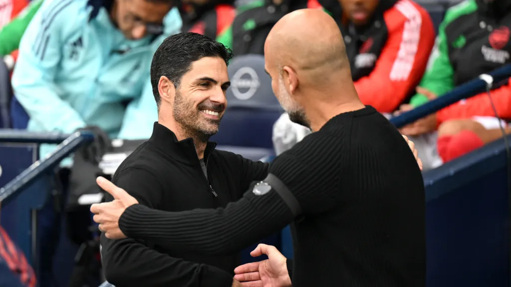 Pep Guardiola e Arteta juntos antes de jogo (Foto: Michael Regan/Getty Images)