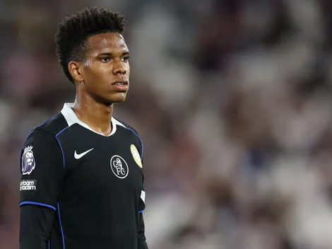 A reação dos torcedores com a substituição precoce de Estêvão em United x Chelsea