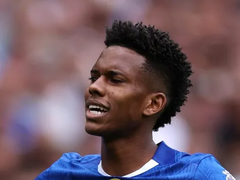 Estêvão é substituído com 5 minutos de jogo