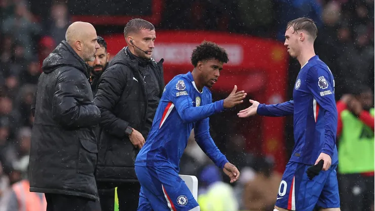 A incerteza sobre o retorno de Palmer preocupa o clube e pode até comprometer sua presença na Copa do Mundo de 2026, com o tempo se tornando um inimigo para o jovem talento inglês. (Photo by Alex Livesey/Getty Images)