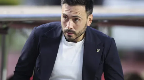 Davide Ancelotti, técnico do Botafogo, observa durante a partida do Brasileirão 2025 entre São Paulo e Botafogo no Estádio Morumbi, em 14 de setembro de 2025, em São Paulo, Brasil. Foto: Alexandre Schneider/Getty Images