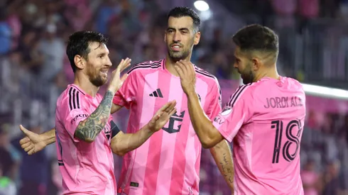 Messi e o peso da despedida: as últimas palavras do gênio a Alba e Busquets. Foto: Megan Briggs/Getty Images