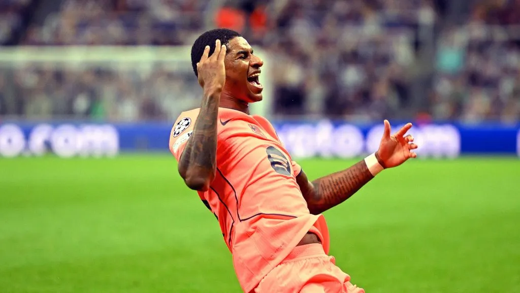 Torcedores do United repercutem boa fase de Rashford no Barcelona