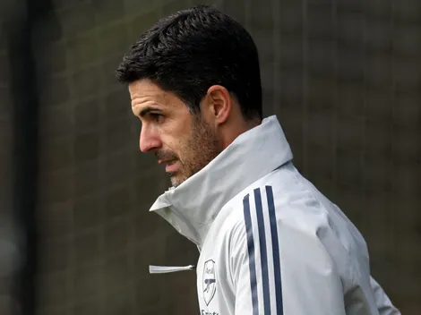 Adebayor diz que Arteta vive situação semelhante à de Guardiola no Barcelona