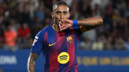 Atacante Raphinha comemora pelo Barcelona. (Foto: David Ramos/Getty Images)