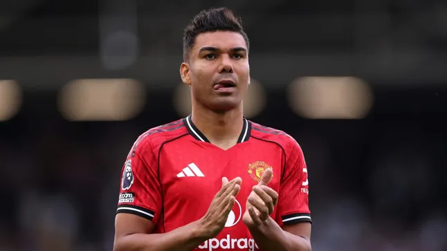 Casemiro jogando pelo Manchester United. Foto: Justin Setterfield/Getty Images