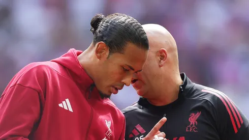 Liverpool de Arne Slot deixa Enzo Maresca intimidado no Chelsea. (Photo by Julian Finney/Getty Images)